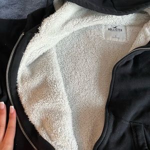 Hollister sherpa lined cropped zip up